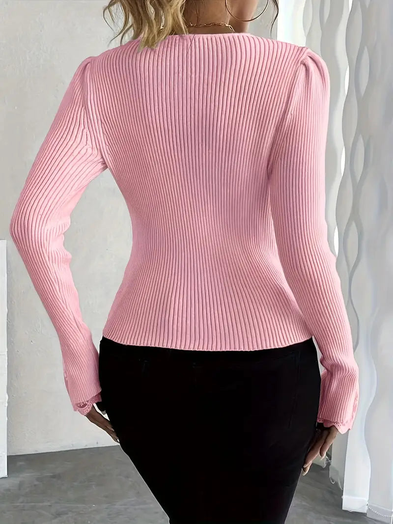 Luna - Ribbed Top with V-Neck and Lace Sleeves